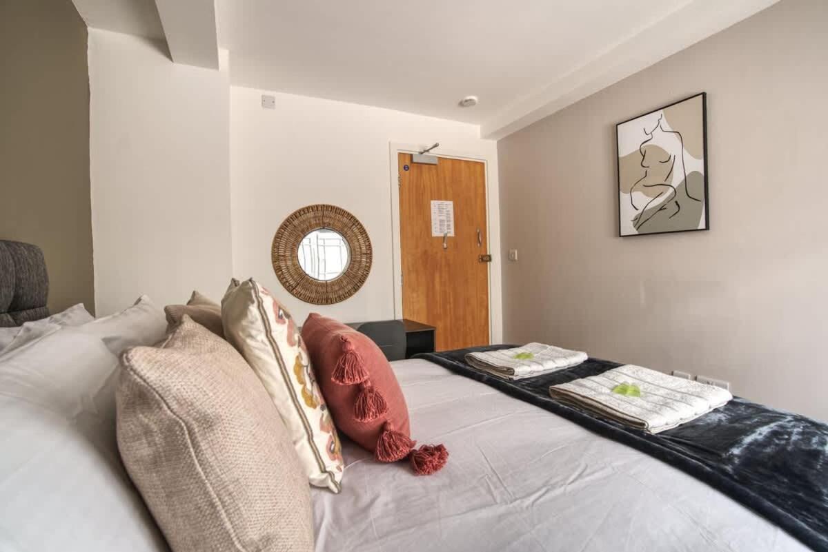 2Br City Centre Apt, Self Check In, Wifi, By Derbnb شيفيلد المظهر الخارجي الصورة