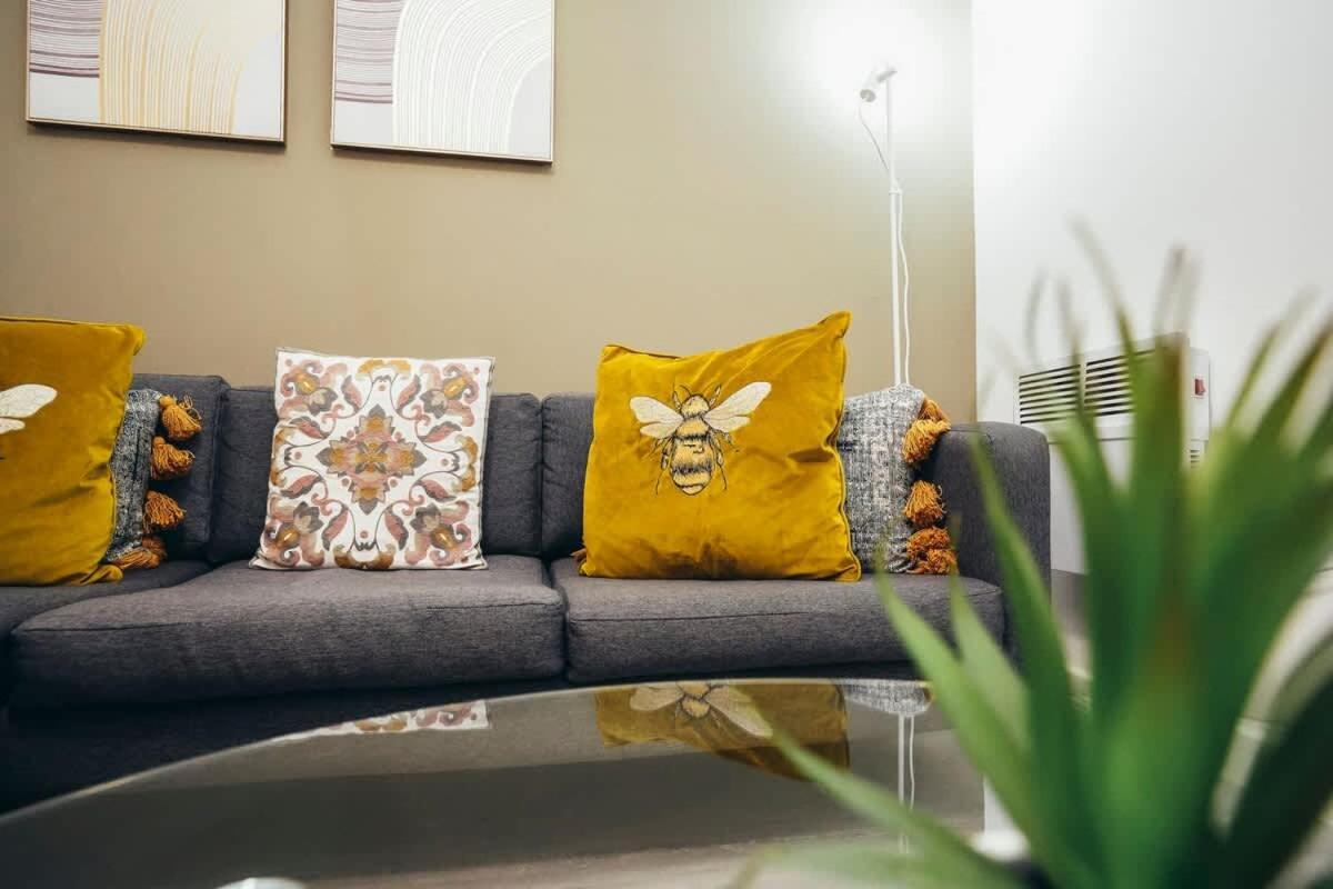 2Br City Centre Apt, Self Check In, Wifi, By Derbnb شيفيلد المظهر الخارجي الصورة