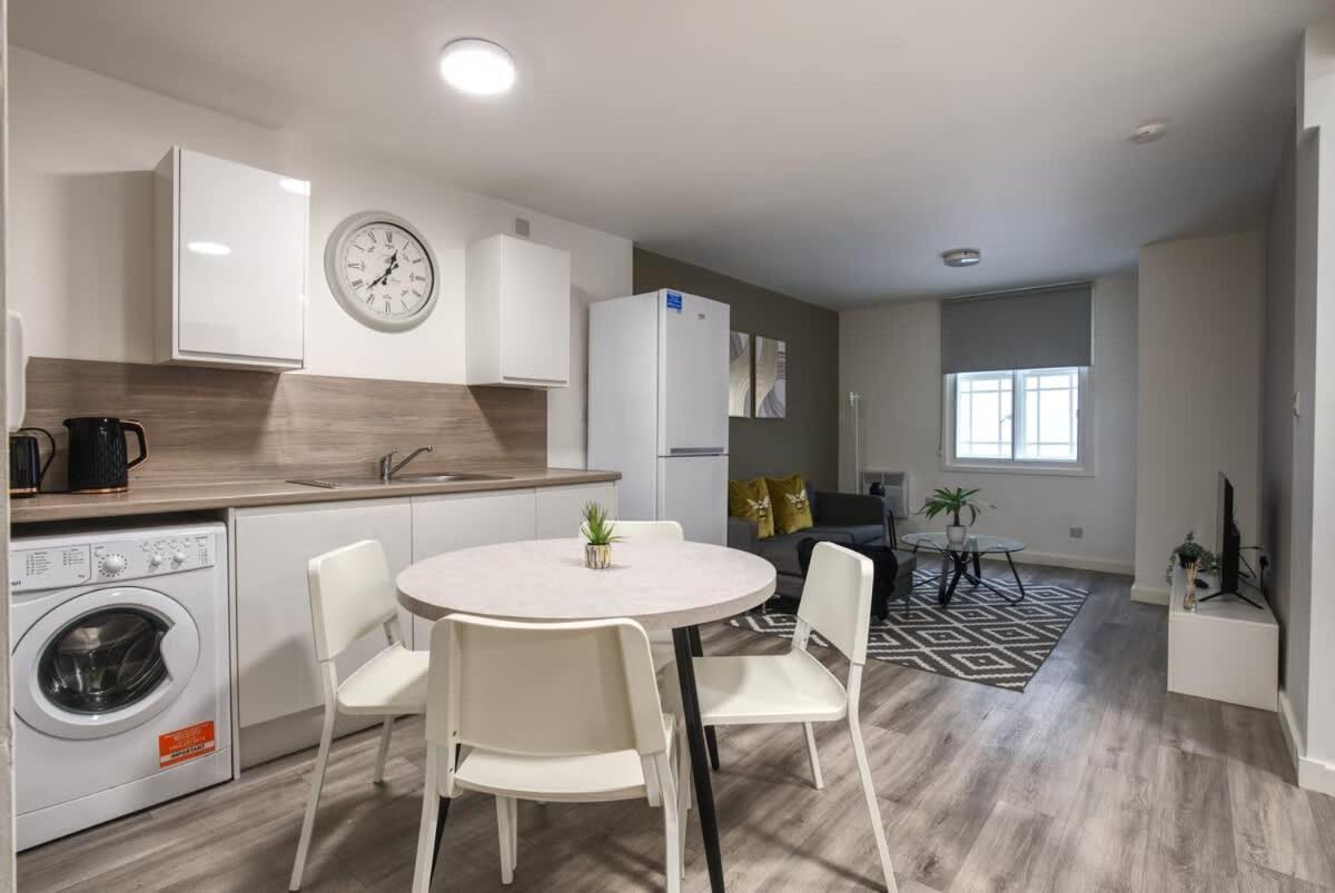 2Br City Centre Apt, Self Check In, Wifi, By Derbnb شيفيلد المظهر الخارجي الصورة